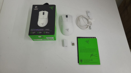 Razer DeathAdder V3 Pro White RZ01-04630200-R3G1 30000 DPI 5 Tuş Optik Beyaz Kablosuz Gaming (Oyuncu) Mouse (OUTLET)